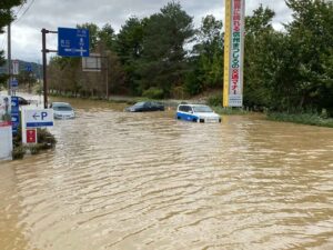 大雨による車の水没